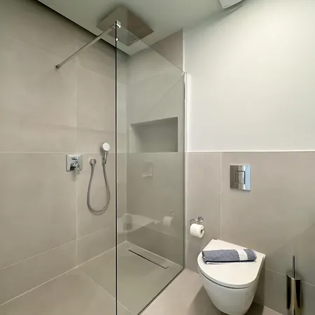 Luxurious Penthouse Centre Daire Selanik