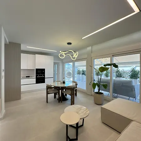 Luxurious Penthouse Centre Daire Selanik